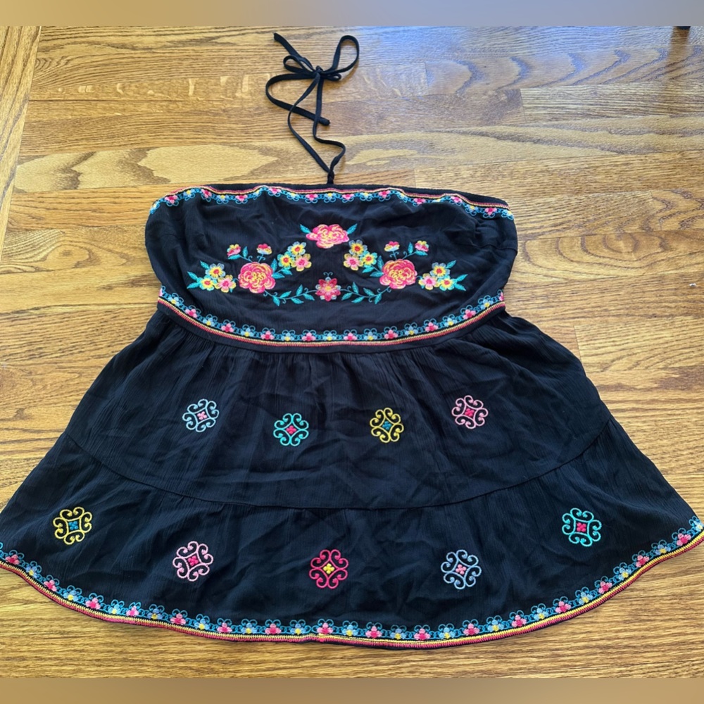 Savanna Jane Floral Emroidered Top black Halter